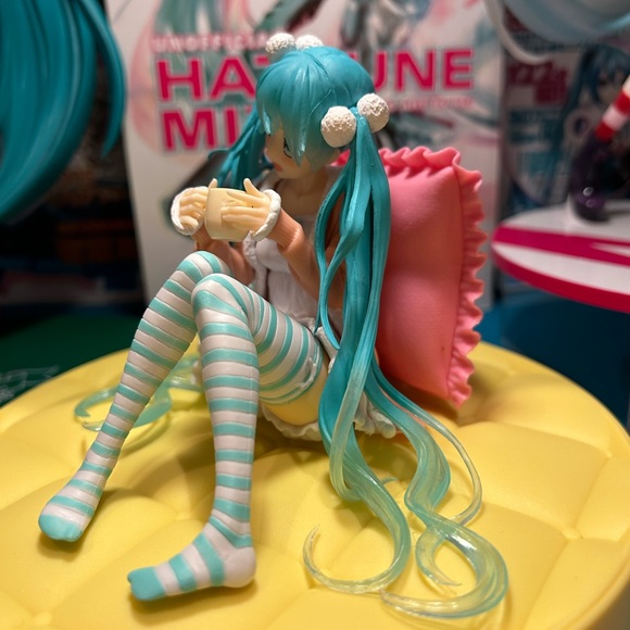 Hatsune Miku Figure Original Plain Clothes ver. 1 TAITO Shinkansen Henkei Robo - Picture 2 of 5